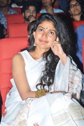 Sai Pallavi At Padi Padi Leche Manasu Pre Release Event 2