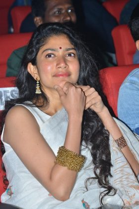 Sai Pallavi At Padi Padi Leche Manasu Pre Release Event 9