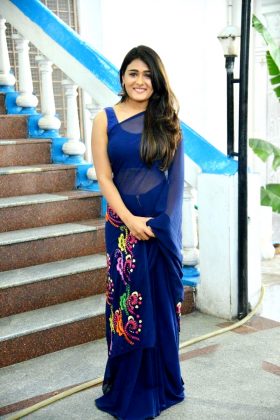 Shalini Pandey Looking Gorgeous In Saree 1