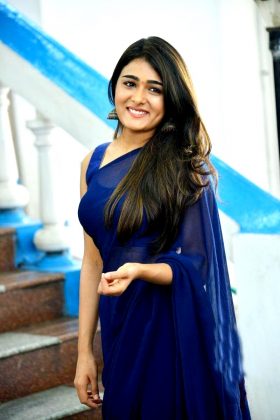 Shalini Pandey Looking Gorgeous In Saree 10