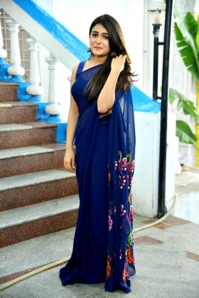 Shalini Pandey Looking Gorgeous In Saree 13