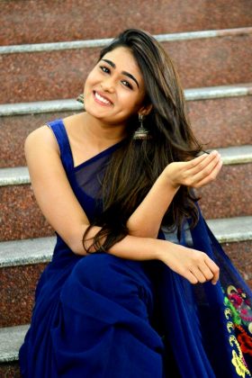 Shalini Pandey Looking Gorgeous In Saree 32