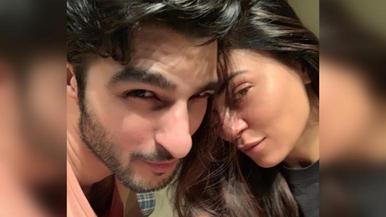 Sushmita Sen rohman shawl