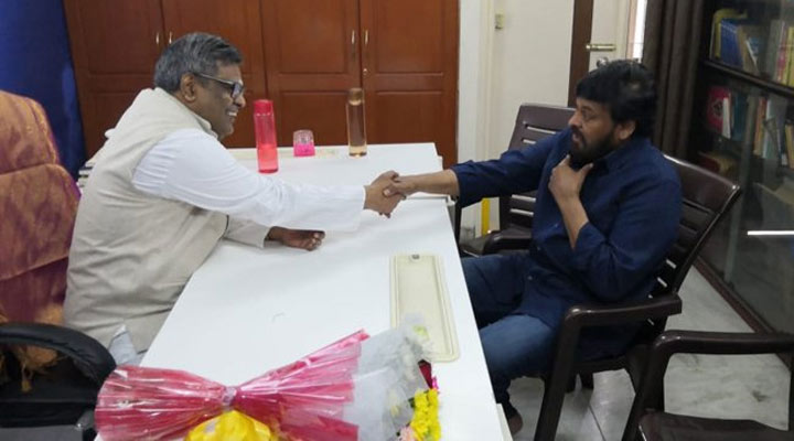 'సిరివెన్నెల'ను కలిసిన మెగాస్టార్ 2 10a 1