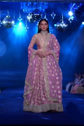Aditi Rao Hydari Looking Gorgeous 5