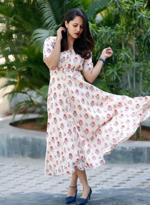 Anasuya Bharadwaj Looks Stunning 1