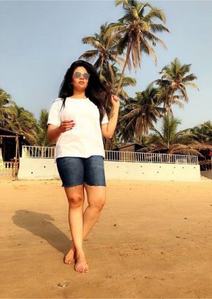 Sreemukhi Latest Clicks 4