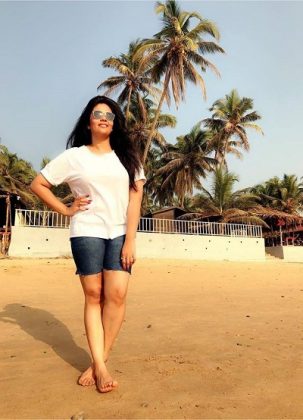 Sreemukhi Latest Clicks 6