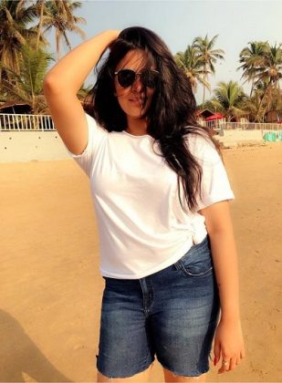 Sreemukhi Latest Clicks8
