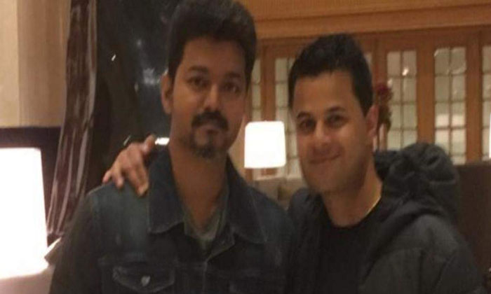 mersal magician raman sharma sues producers