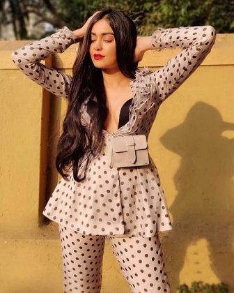 Adah Sharma Looks Stunning 6