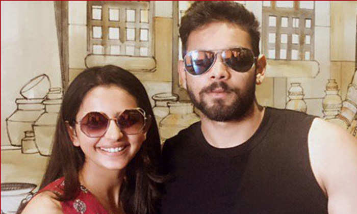 rakul preet with brother