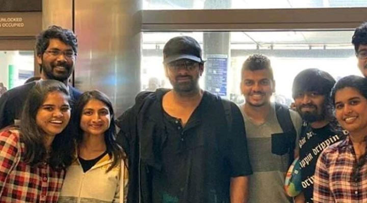 ప్రభాస్తో ఫొటో దిగింది.. తర్వాత చెంపపై కొట్టింది.. వీడియో వైరల్ 2 1