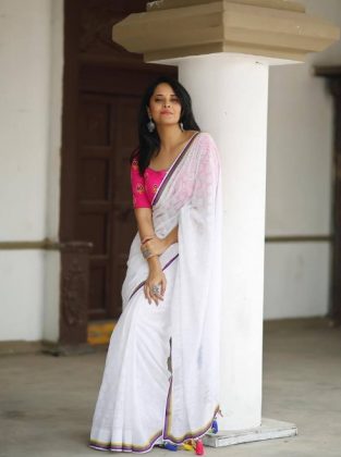 Anasuya Bharadwaj New Stills In Saree 3