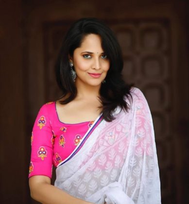 Anasuya Bharadwaj New Stills In Saree 6