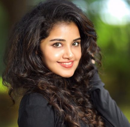 Gorgeous Anupama Parameswaran5