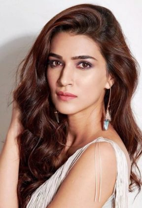 Kriti Sanon Style Stills2