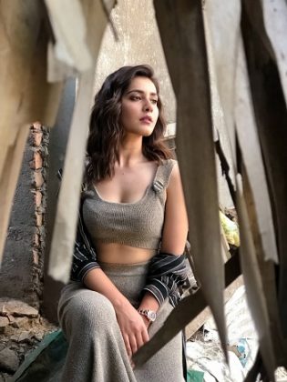 Raashi Khanna New Photoshoot Stills 5