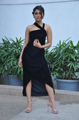Shalini Pandey Looking Beautiful In Black 16