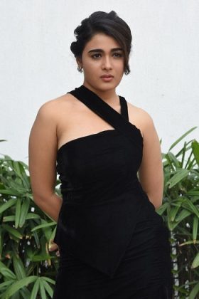 Shalini Pandey Looking Beautiful In Black 20