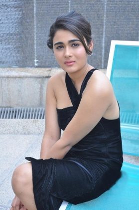Shalini Pandey Looking Beautiful In Black3