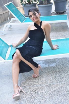Shalini Pandey Looking Beautiful In Black9