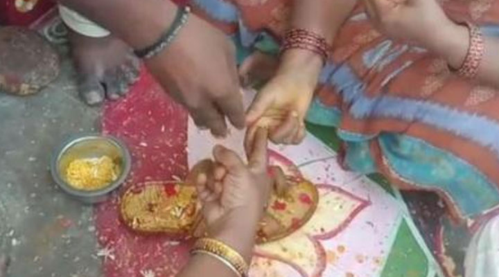 అభ్యర్థుల గెలుపోటములపై చెప్పు జోస్యం..! 1 13 7