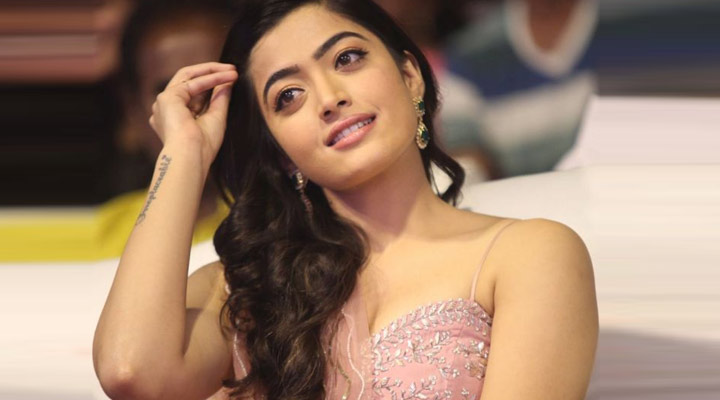 రష్మికకు బాలీవుడ్ బంపర్ ఆఫర్ 1 2 26