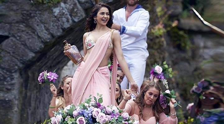 పెళ్లిలో చిందులేసిన రకుల్.. పాట వైరల్ 1 5 11