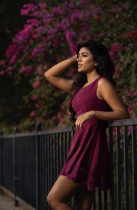 Eesha Rebba Cute Stills 6