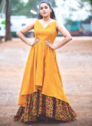 Rashmi Gautam Looks Stunning 4