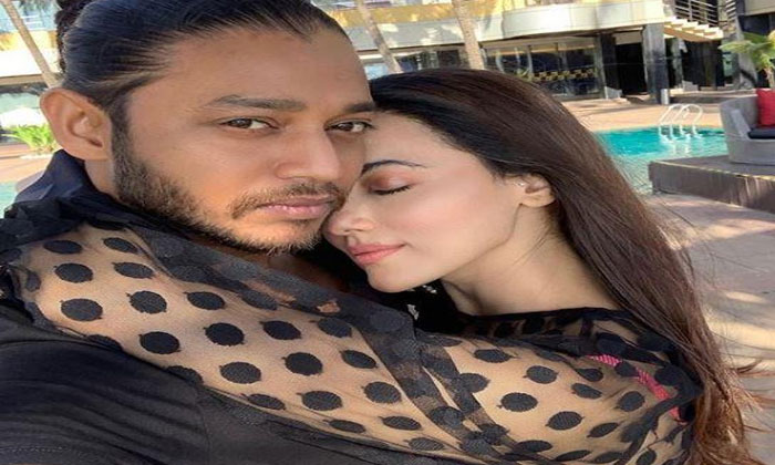 sana khan relationship