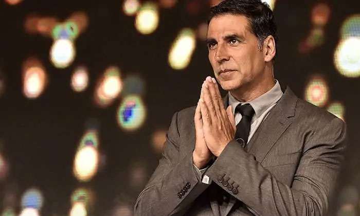 This actor enjoys wide popularity overseas 1 akshay kumar trolled canada