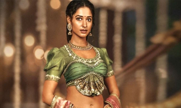 Tamannaah Bhatia sye raa