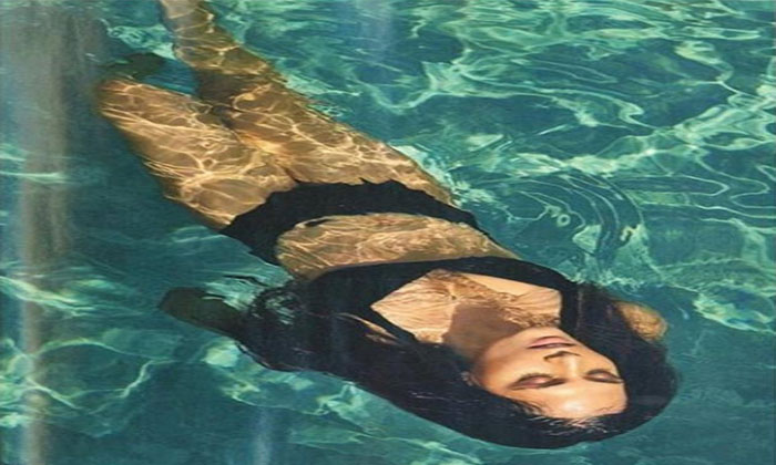 Richa Chadha's bikini treat 1 richa chadha