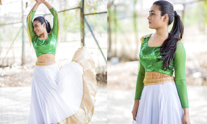 Is Arjun Reddy heroine spoiling her own career? 1 shalini pandey arjun reddy