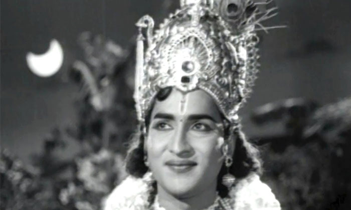 Shoban Babu In ‘Buddhimanthudu’