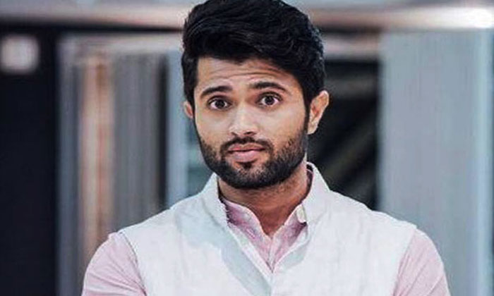 Vijay Deverakonda rejected a lucrative offer 1 vijay deverakonda karan johar