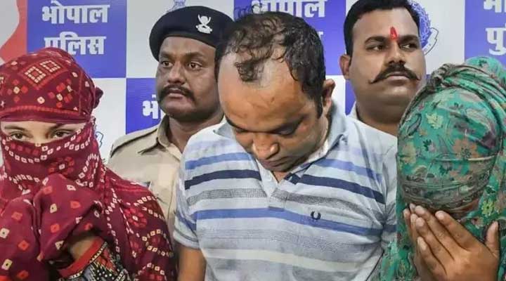 భారీ సెక్స్ స్కాండల్ గుట్టు రట్టు 1 11a 3