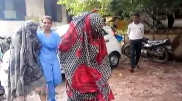 భారీ సెక్స్ స్కాండల్ గుట్టు రట్టు 2 11b 1