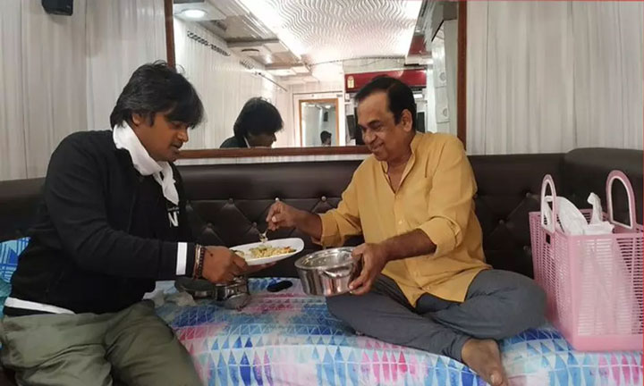 Valmiki director Harish Shankar with Brahmis lunch