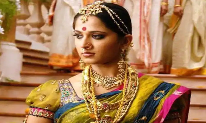 Bollywood actress to play Anushka Shetty's role? 1 kareena kapoor Arundhati