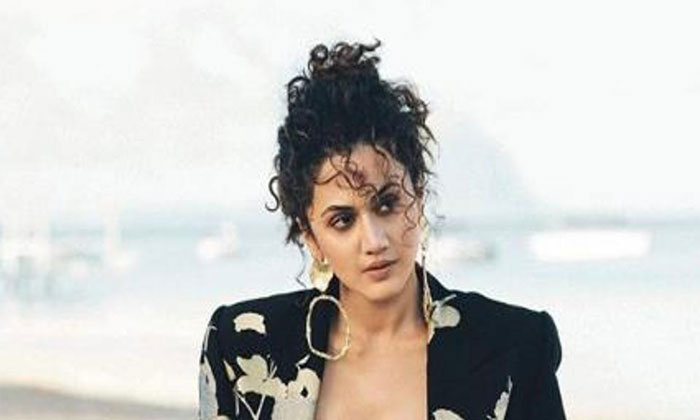 taapsee shopping