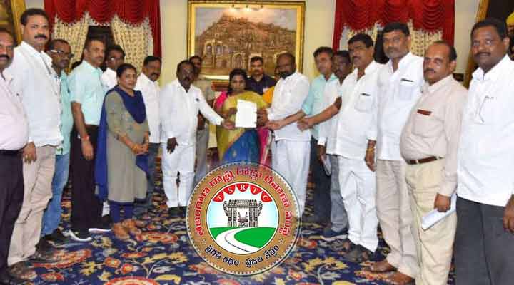 సమ్మె విరమించేది లేదు.. చర్చలకు సిద్ధం: ఆర్టీసీ జేఏసీ 1 2 14