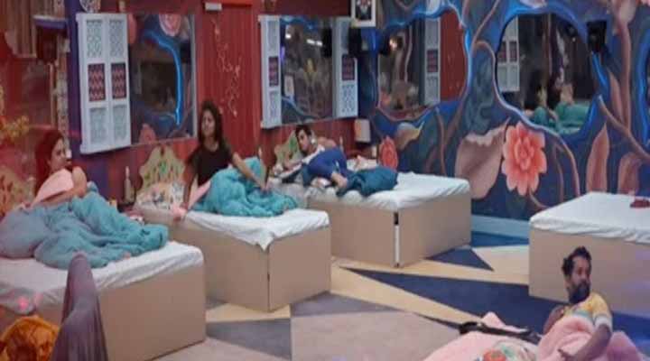 అర్థరాత్రి సైరన్ మెగించిన బిగ్బాస్.. ఎందుకో తెలుసా.! 1 7 18