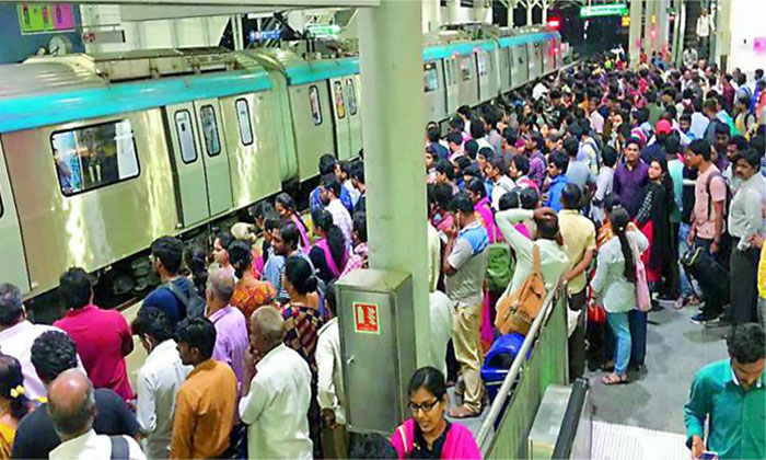 Hyderabad Metro sets another record! 1 hyderabd metro record TSRTC strike