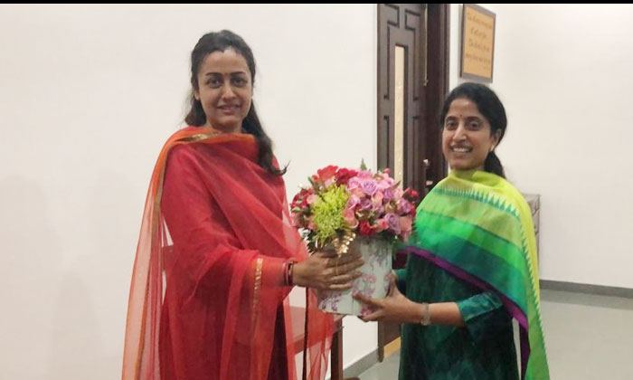 Namrata meets AP CM's wife Bharathi for this... 2 mahesh babu namrata ys bharathi