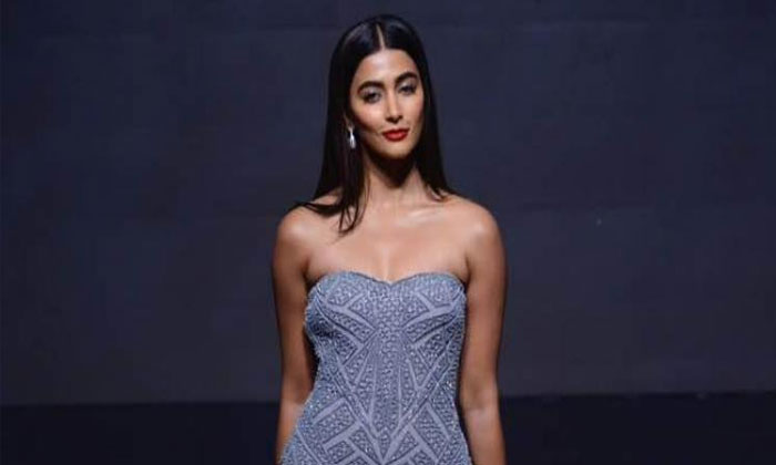 pooja hegde housefull 4