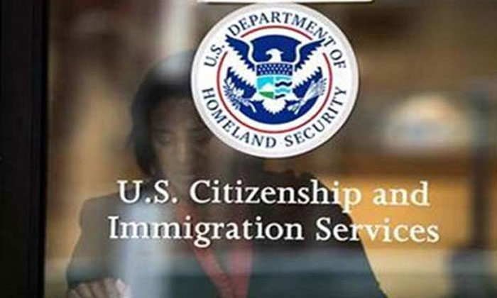 Indian students held US