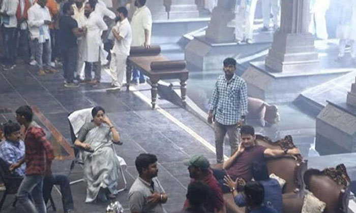 Leaked pics from Sarileru Neekevvaru 1 Sarileru Neekevvaru